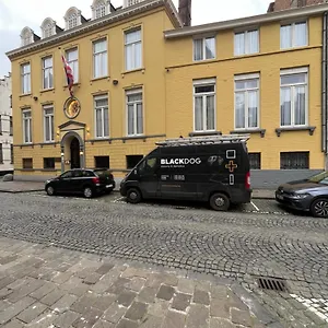 Hotel Lucca, Brujas